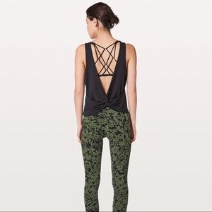 NWT Lululemon Twist It Tank size 12